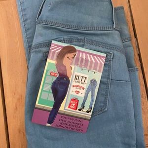 Booty lifting skinny jeans. Never worn